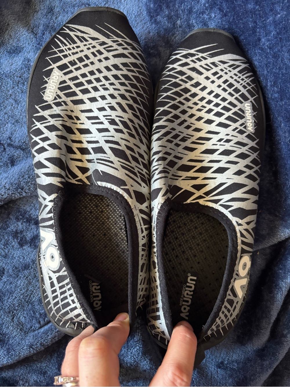 Aqurun Men’s Water Shoes in Black/Silver